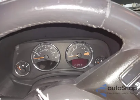 2014 Jeep Compass Latitude z USA, uszkodzony, nr VIN 1C4NJCEA4ED647894